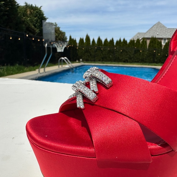 NWT Gianni Bini 10 Dempsey Red Satin Bow Platform Sandals - Picture 9 of 15